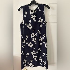 Theory dress size 8 has only been worn twice. Great condition.